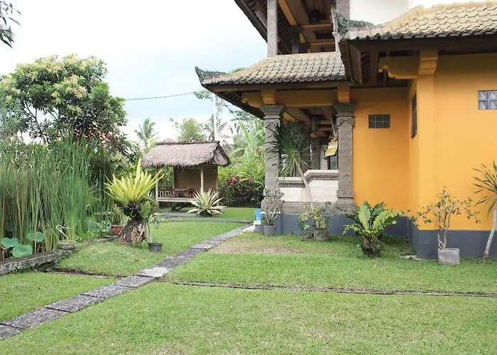 Bombom House Bed & Breakfast *
